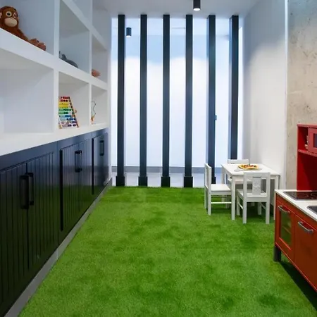 7 Bedroom - By Apricus Holidays Villa *